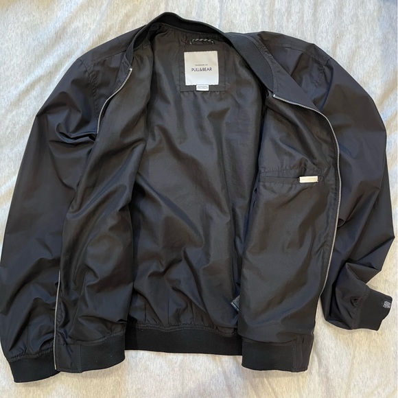 Men’s black Pull&Bear bomber jacket, size Medium - Picture 3 of 4